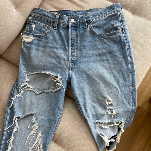 Levi’s Straight Leg 501’s - Original Fit - Picture 4 of 7